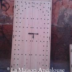 Porte cloutée avec imposte 14c