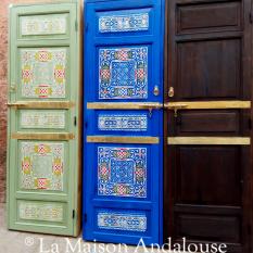 Porte bois peint bleu azur et vert